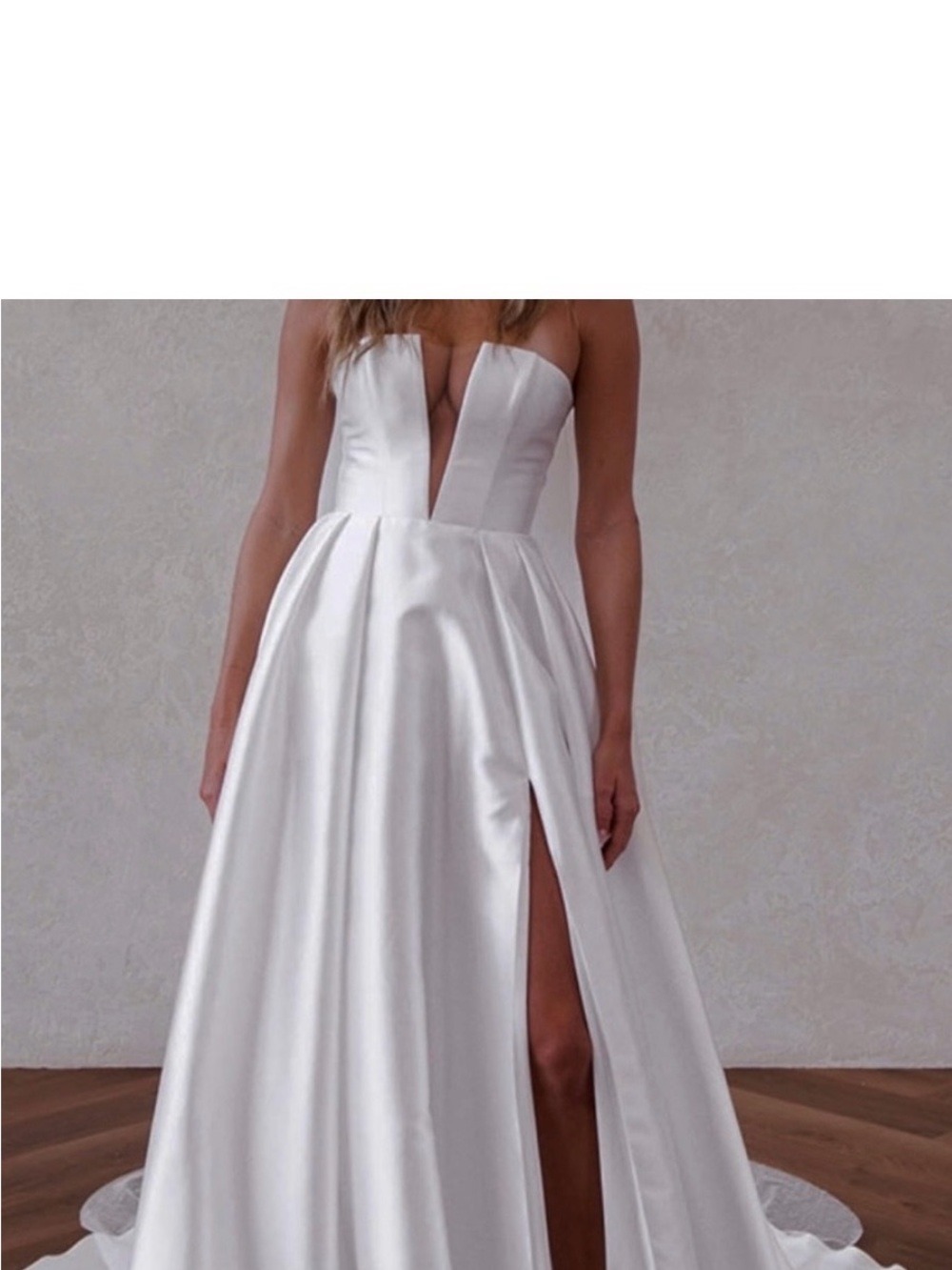 Florence Elegant White Strapless Satin Gown with Plunging V-Neck and Thigh Slit